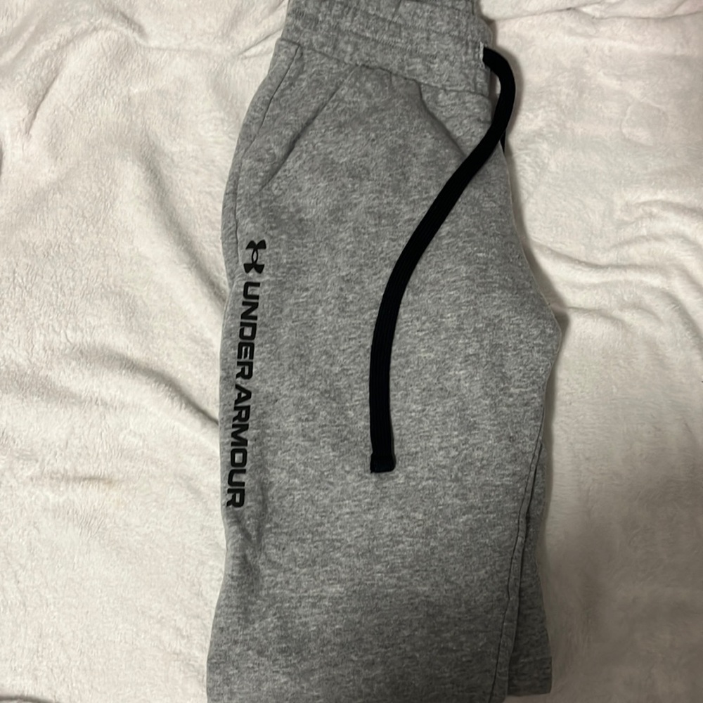 grey under armour  sweatpants